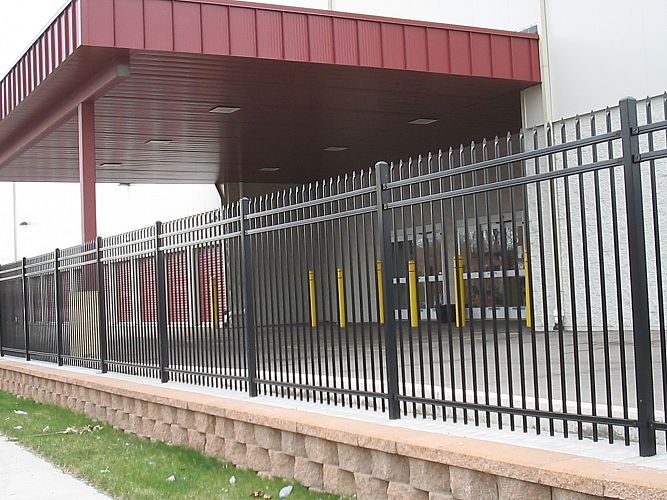 Commercial fence project